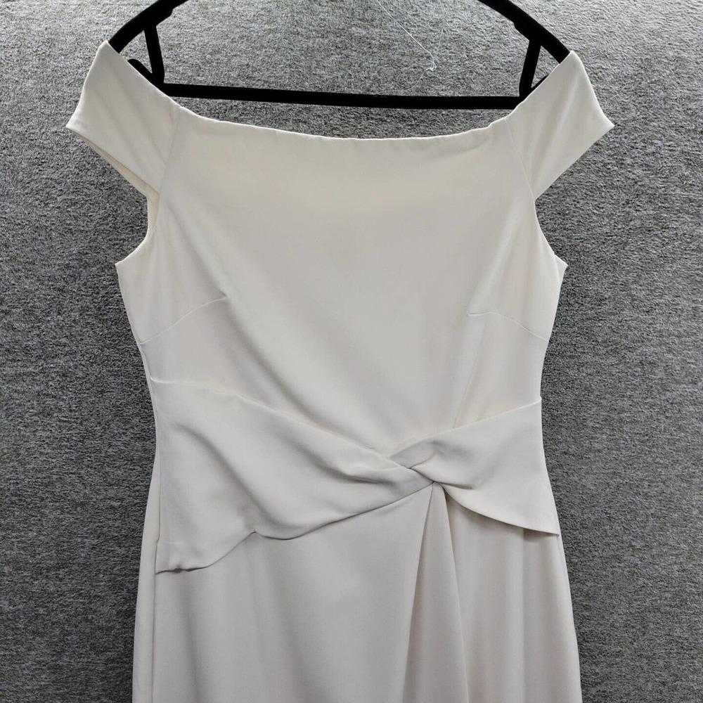 Elegant Off-Shoulder Cream Evening Dress with Twist Detail - Picture 2 of 11